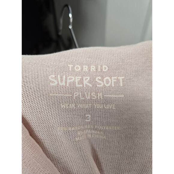 NWT Torrid Plus Sweater Super Soft Plush Wear What You Love Pink Size 3X pockets - Picture 10 of 13